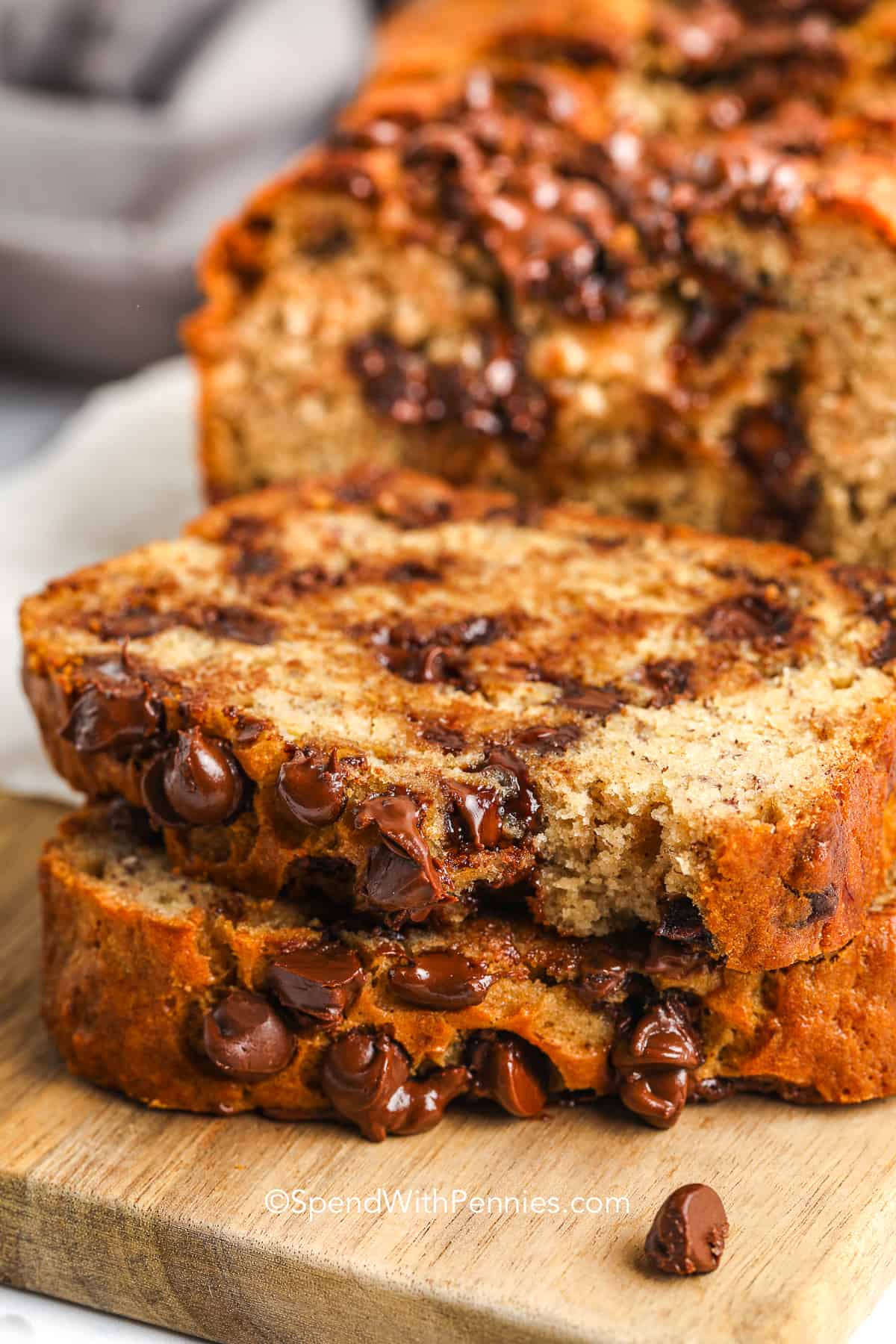 Pane alla banana con gocce di cioccolato umido